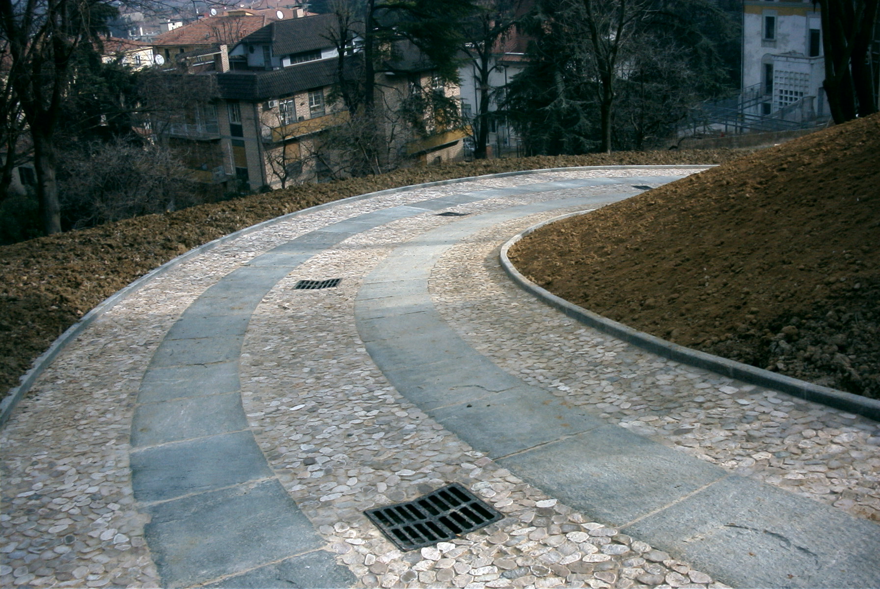 Rampa in sassi di fiume